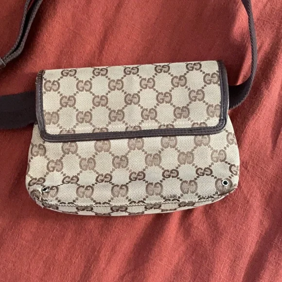 Small Gucci belt bag - Picture 2 of 5